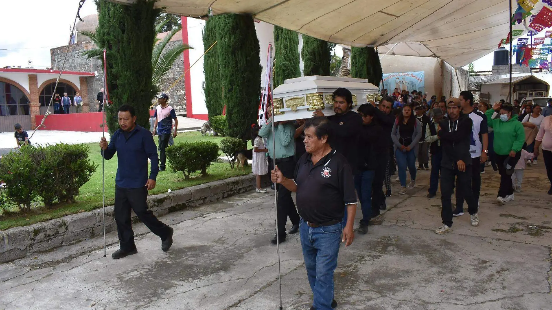 sepelio hombre atacado por perros (3)